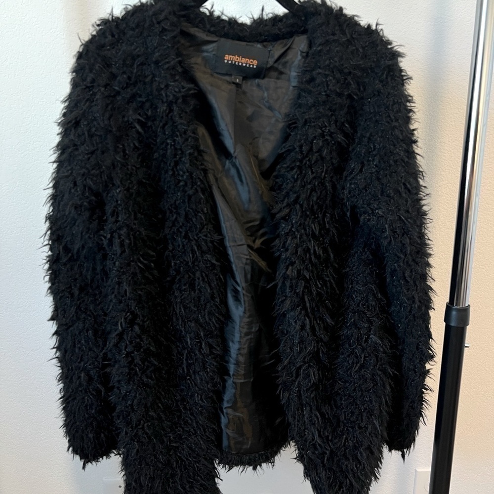 𝅺ambiance‎ Outerwear Women’s Black Fluffy Jacket Size Small
